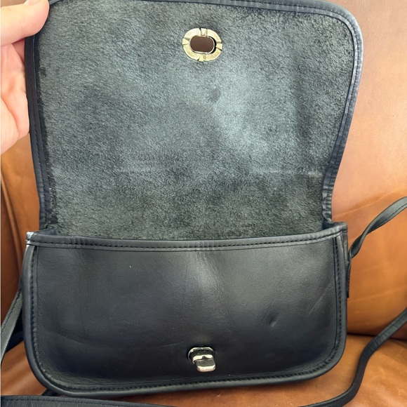 Vintage Black Turn Lock Leather Crossbody Dinky Bag Purse - Picture 5 of 15